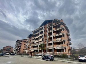 2 locali affittasi Moncalieri Strada Genova 255