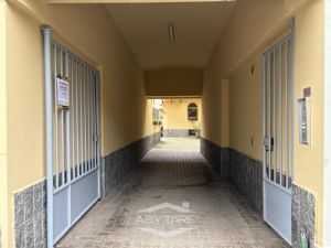 AMPIO BOX AUTO SINGOLO CON LOCALE DEPOSITO