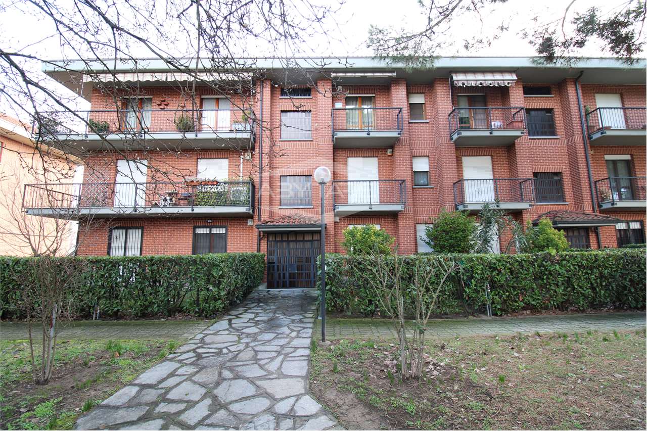 BEINASCO IN VENDITA TRILOCALE CON BOX LIBERO SUBITO