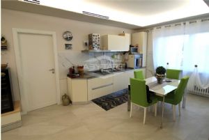 BORGARETTO IN VENDITA AMPIO BILOCALE LIBERO AL ROGITO