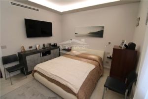 BORGARETTO IN VENDITA AMPIO BILOCALE LIBERO AL ROGITO