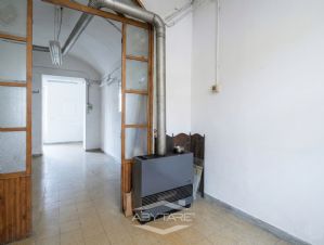 NEGOZIO D'EPOCA IN VIA SAN MASSIMO TORINO CENTRO