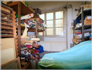 NEGOZIO D'EPOCA IN VIA SAN MASSIMO TORINO CENTRO