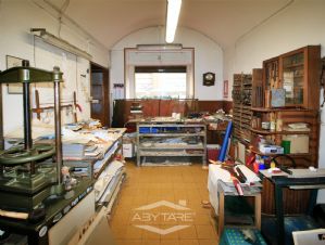 NEGOZIO D'EPOCA IN VIA SAN MASSIMO TORINO CENTRO