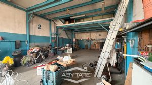 Capannone artigianale con soppalco e area esterna