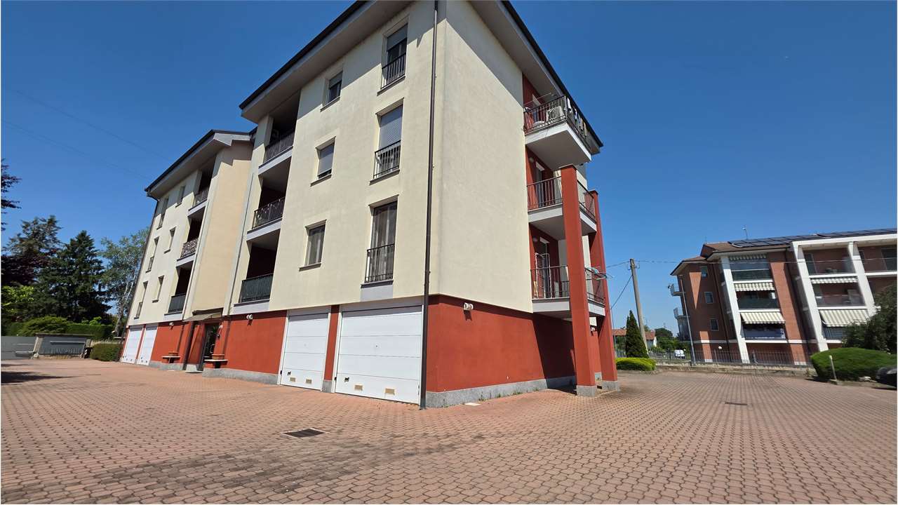 VIA BELBO BILOCALE CON BOX E POSTO AUTO