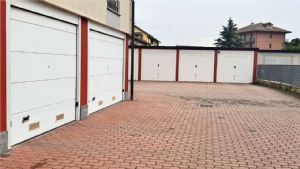 VIA BELBO BILOCALE CON BOX E POSTO AUTO