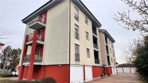 VIA BELBO BILOCALE CON BOX E POSTO AUTO