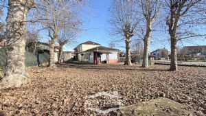 Immobile indipendente con attivita' di ristorazione e abitazione