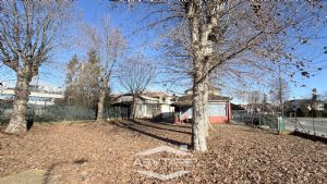 Immobile indipendente con attivita' di ristorazione e abitazione