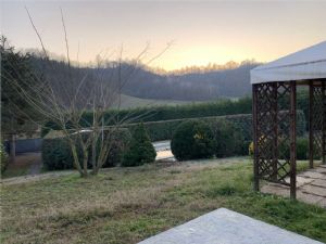 VILLA CON PISCINA E CAMPO DA TENNIS A POCHI MINUTI DA ASTI