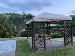 VILLA CON PISCINA E CAMPO DA TENNIS A POCHI MINUTI DA ASTI