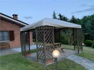 VILLA CON PISCINA E CAMPO DA TENNIS A POCHI MINUTI DA ASTI