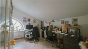 VILLA CON PISCINA E CAMPO DA TENNIS A POCHI MINUTI DA ASTI