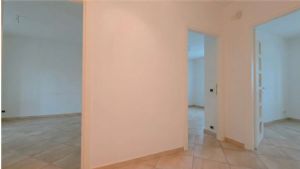 VILLA CON PISCINA E CAMPO DA TENNIS A POCHI MINUTI DA ASTI