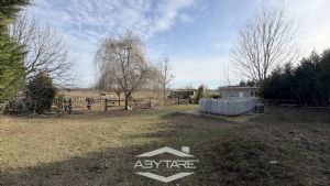 Terreno industriale di 4000 mq con magazzino.