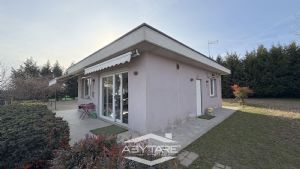 Terreno industriale di 4000 mq con magazzino.