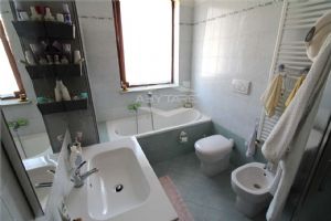 BEINASCO CENTRO IN VENDITA TRILOCALE SU DUE LIVELLI