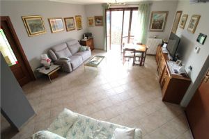 BEINASCO CENTRO IN VENDITA TRILOCALE SU DUE LIVELLI