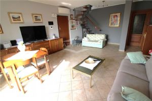 BEINASCO CENTRO IN VENDITA TRILOCALE SU DUE LIVELLI