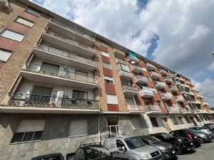 Trilocale di ampia metratura Via Colombo Nichelino