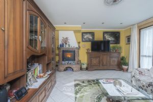 VILLA A SCHIERA CON GIARDINO E BOX