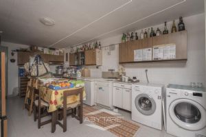 VILLA A SCHIERA CON GIARDINO E BOX