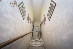 VILLA A SCHIERA CON GIARDINO E BOX