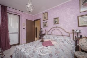 VILLA A SCHIERA CON GIARDINO E BOX