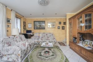 VILLA A SCHIERA CON GIARDINO E BOX