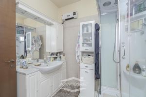 VILLA A SCHIERA CON GIARDINO E BOX