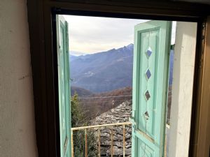 Casa indipendente vendita Frazione Chiaves