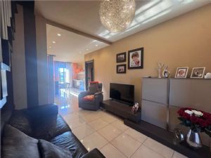 STRADA  SESIA ALLOGGIO BILIVELLO CON BOX