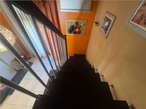 STRADA  SESIA ALLOGGIO BILIVELLO CON BOX