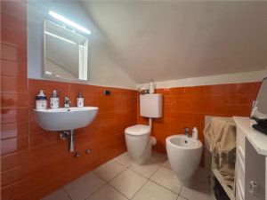 STRADA  SESIA ALLOGGIO BILIVELLO CON BOX