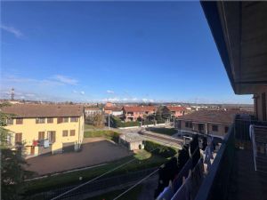 STRADA  SESIA ALLOGGIO BILIVELLO CON BOX