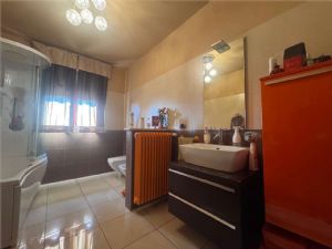 STRADA  SESIA ALLOGGIO BILIVELLO CON BOX