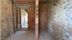 Cascina panoramica in fase di ristrutturazione – progetto unico alle porte di Asti a Valmanera