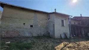 Cascina panoramica in fase di ristrutturazione – progetto unico alle porte di Asti a Valmanera