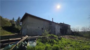 Cascina panoramica in fase di ristrutturazione – progetto unico alle porte di Asti a Valmanera