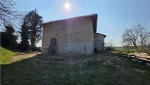 Cascina panoramica in fase di ristrutturazione – progetto unico alle porte di Asti a Valmanera