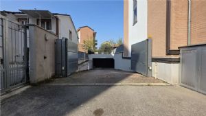 BILOCALE MODERNO CON BOX AUTO