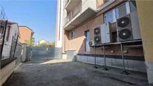 BILOCALE MODERNO CON BOX AUTO