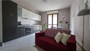 BILOCALE MODERNO CON BOX AUTO