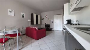 BILOCALE MODERNO CON BOX AUTO