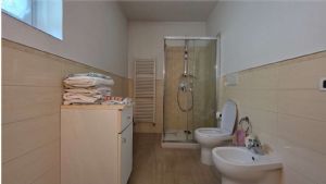 Cascina pronta da vivere in zona tranquilla