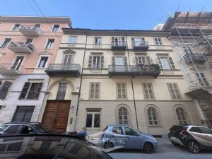 GRAZIOSA MANSARDA IN LOCAZIONE IN ZONA CENTRALE