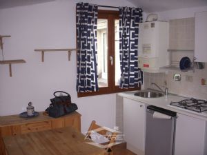 GRAZIOSA MANSARDA IN LOCAZIONE IN ZONA CENTRALE