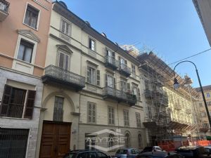 GRAZIOSA MANSARDA IN LOCAZIONE IN ZONA CENTRALE