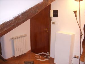 GRAZIOSA MANSARDA IN LOCAZIONE IN ZONA CENTRALE